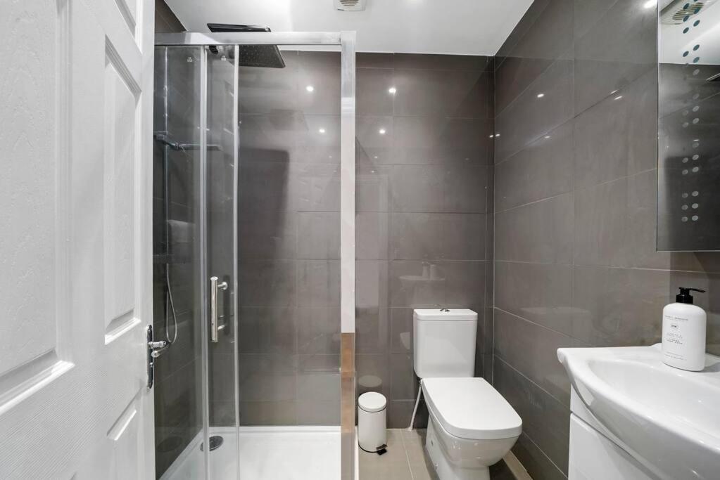 The Chaucer Suite - Exceptionally Stylish - Sleeps 4 Кэнтербари Экстерьер фото